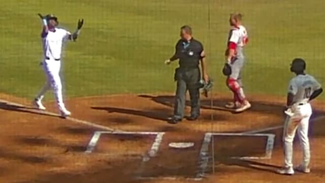 Juan Guerrero's two-run home run