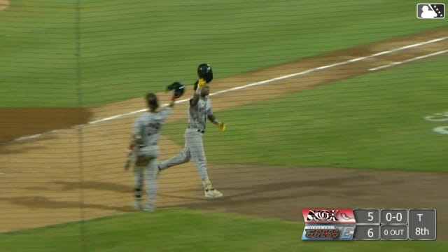 Leodalis De Vries' second home run of the game