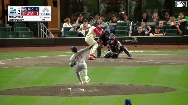 Yolmer Sánchez strikes out swinging.