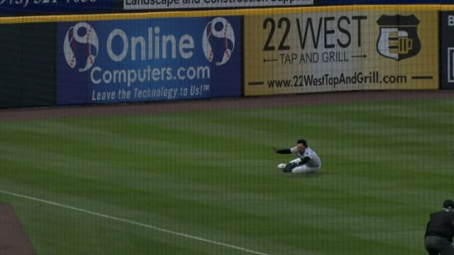 Jace Avina's impressive diving catch