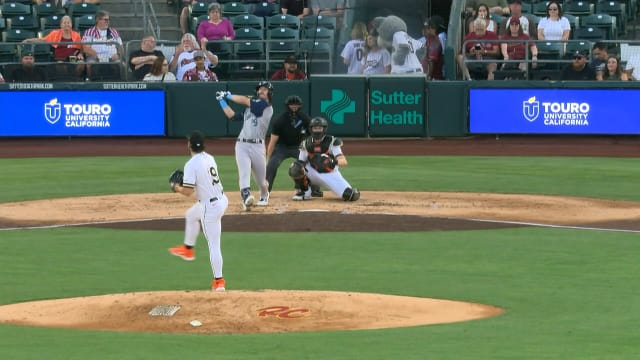 Melton and Matthews hit back-to-back home runs