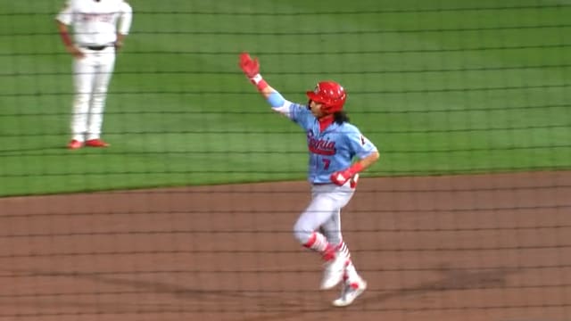 Tai Peete hits for the cycle