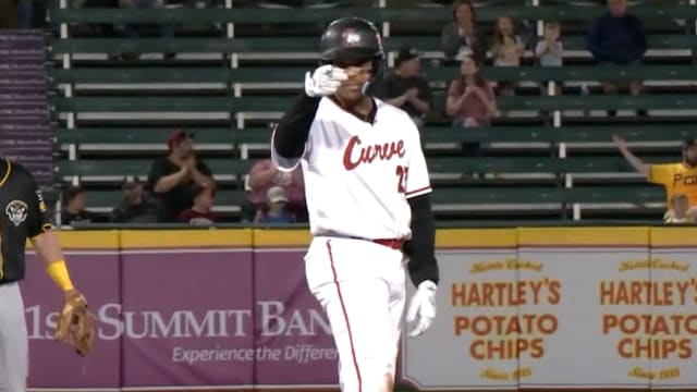 Esmerlyn Valdez's three-hit night