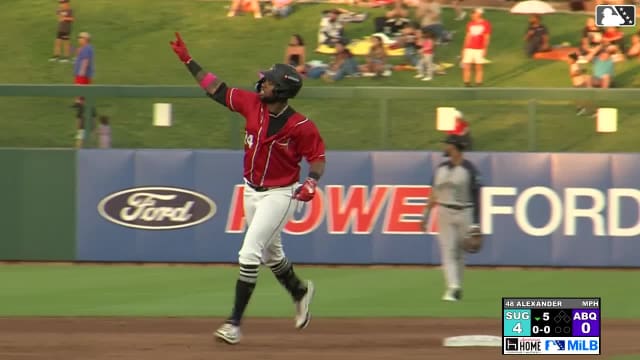 Yanquiel Fernandez's solo home run