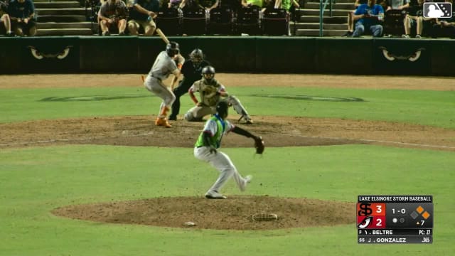 Josuar Gonzalez doubles (4) on a sharp line drive to center fielder Qrey Lott. Oliver Tejada scores. Broedy Poppell scores.