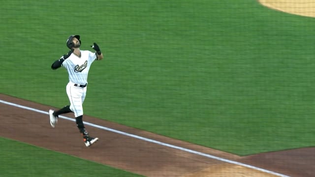 Bryce Eldridge clubs his first homer of the year