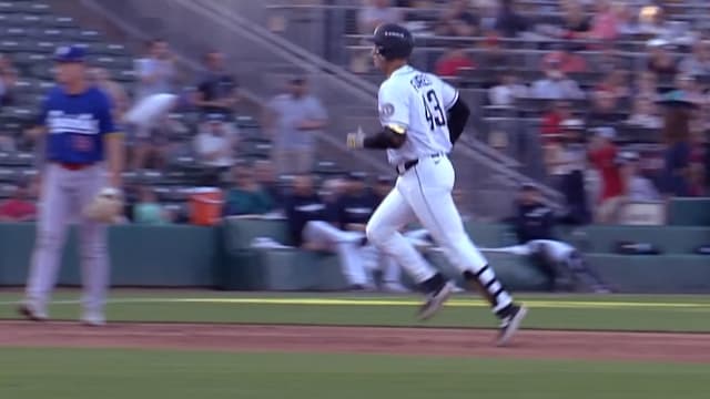 Rafael Flores Jr.'s two-run home run (2)