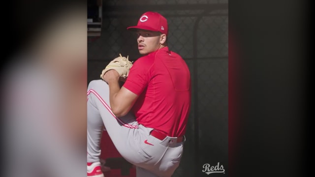 Chase Burns throws a bullpen session