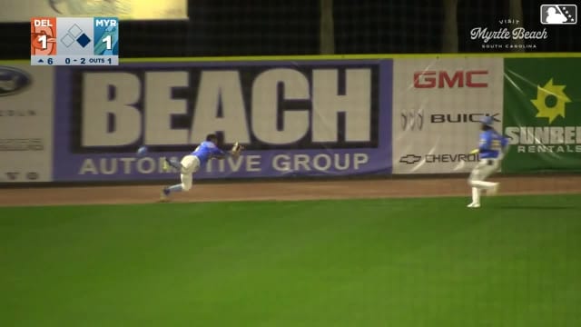 Jose Escobar makes a sensational diving catch