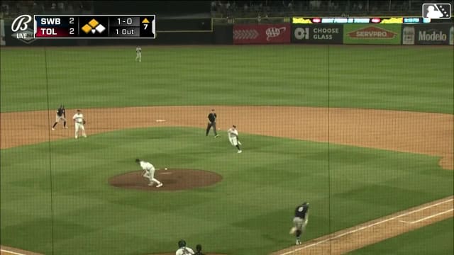 Jace Jung starts a heads-up double play