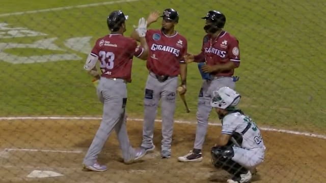 Deyvison De Los Santos' two-run home run