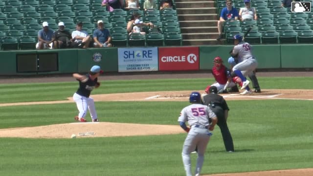 Daiverson Gutierrez doubles (14) on a line drive to center fielder Wuilfredo Antunez. Yonatan Henriquez scores. Mitch Voit scores.