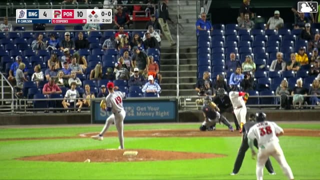 Yoeilin Cespedes singles on a sharp line drive to center fielder John Bay, deflected by shortstop Mitch Voit. Johanfran Garcia scores.