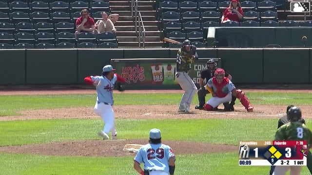 Braedon Karpathios singles on a ground ball to second baseman Jesús Báez, deflected by first baseman Jack Gurevitch. Luis Verdugo scores. Anthony Vilar to 3rd.