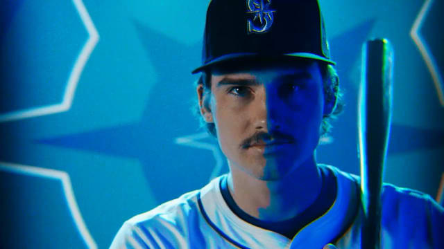 Mariners call up Cole Young 