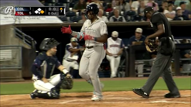 Angel Martínez racks up three hits and two RBIs