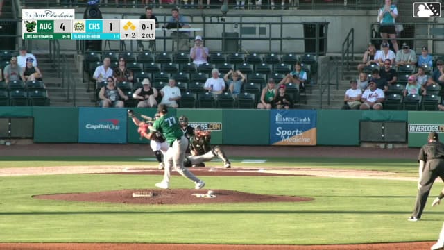 Slater de Brun singles on a ground ball to second baseman Junior Tilien. Dean Moss scores. J.D. Gonzalez to 3rd. Alberth Palma to 2nd.
