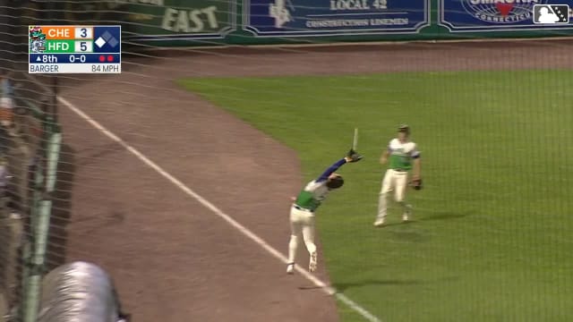 Kyle Karros makes a tough catch