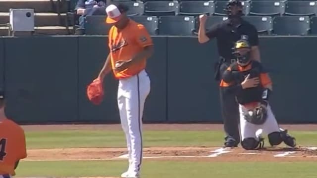 Luis De León racks up four K's over three scoreless