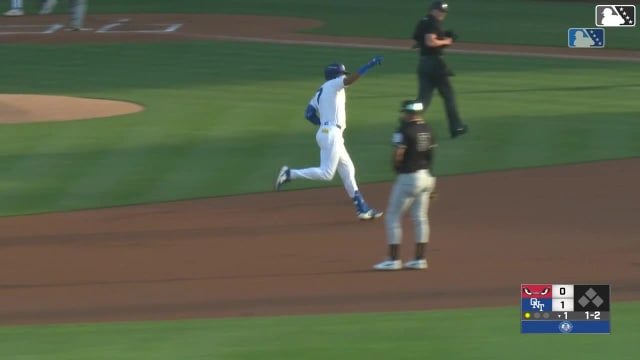 Emil Morales' solo home run (4)
