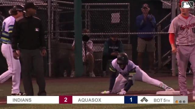 Mariners Felnin Celesten hits his first High-A triple
