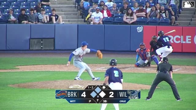 Ronny Cruz singles on a line drive to center fielder Yonatan Henriquez. Jack Moroknek scores. Eli Willits to 3rd.