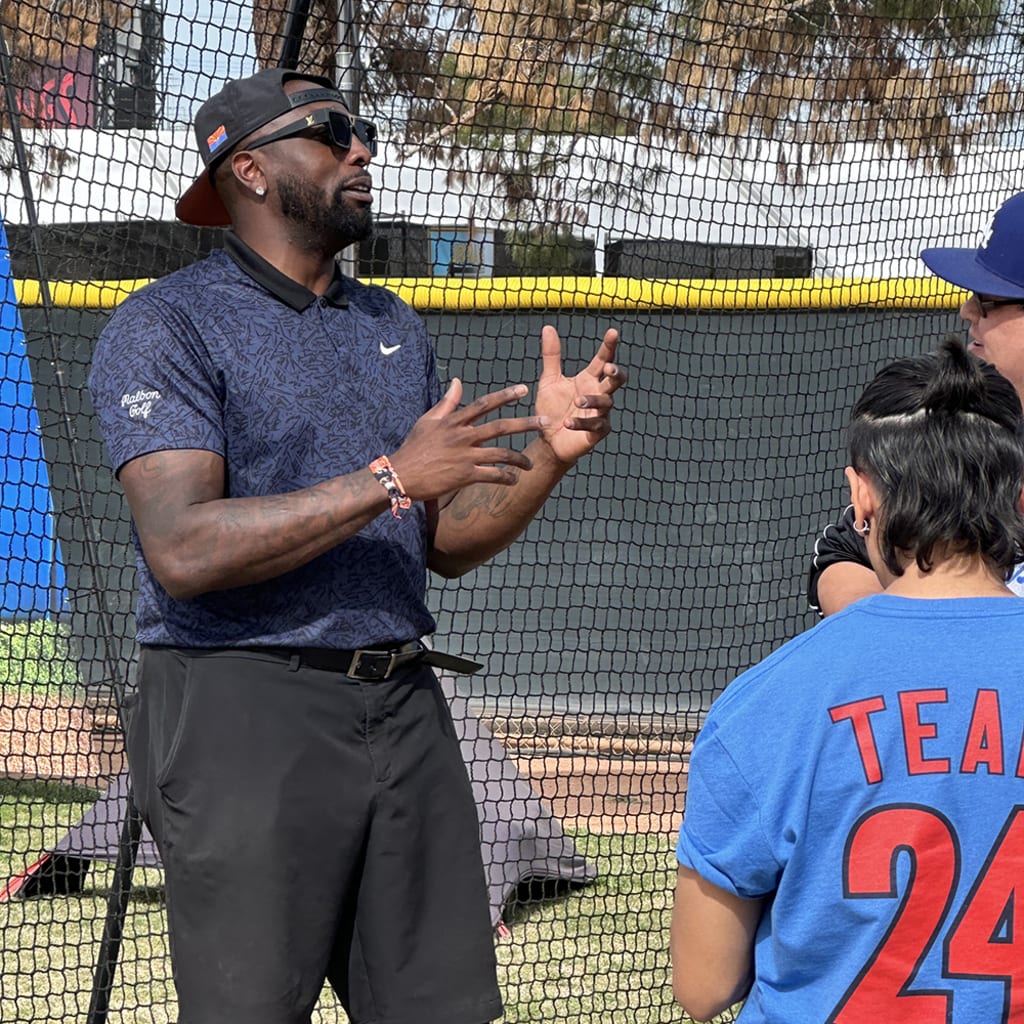 Dontrelle Willis holding court at Innings Festival