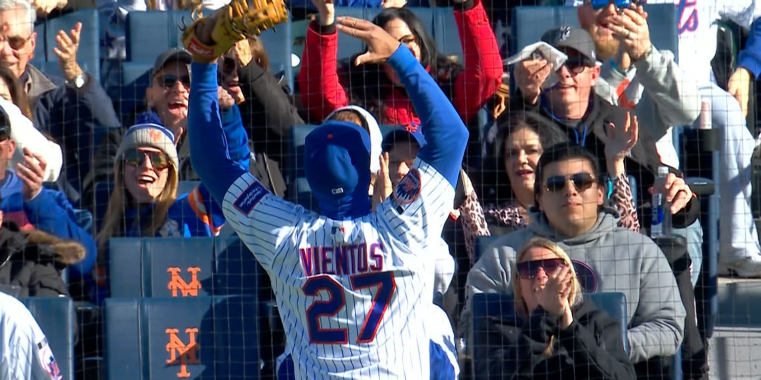 After hearing boos, Vientos aces 2nd chance -- and everyone loves it