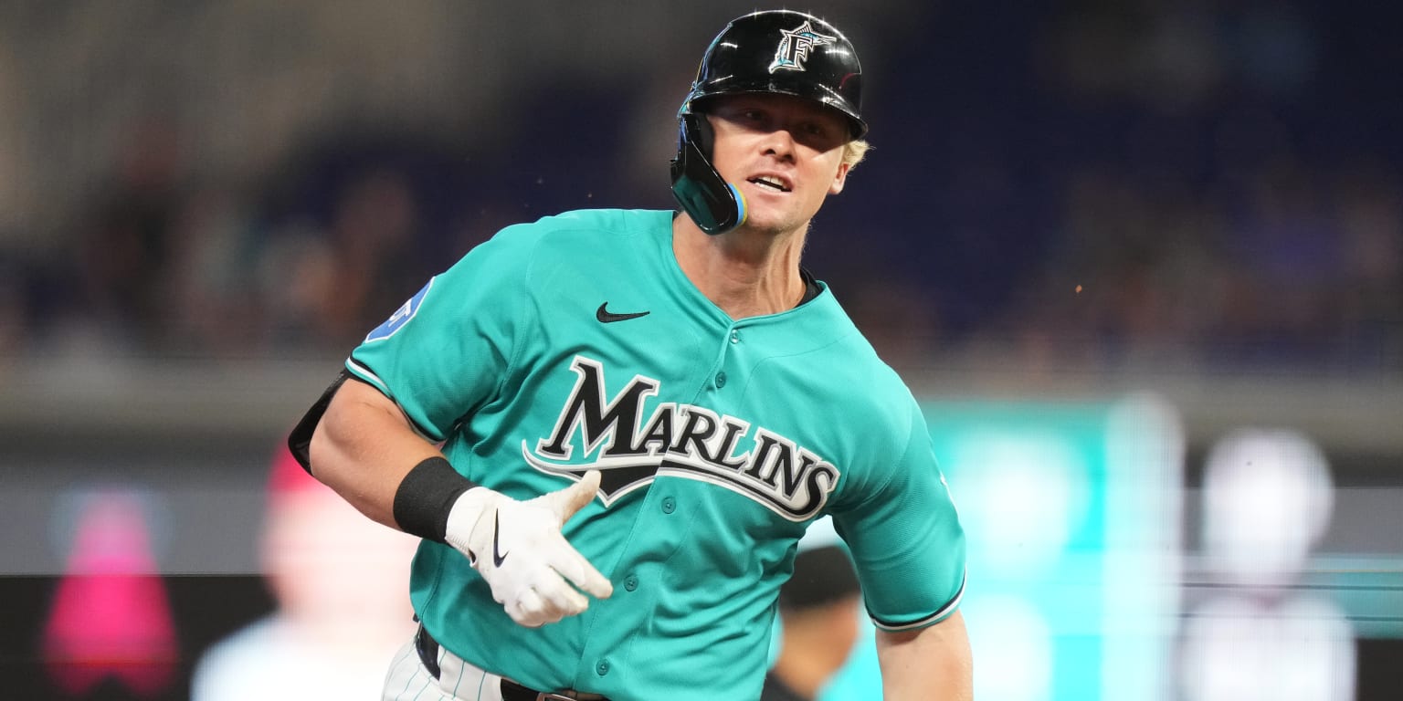 Stowers exits Marlins' rout with left hamstring discomfort after 2-run single
