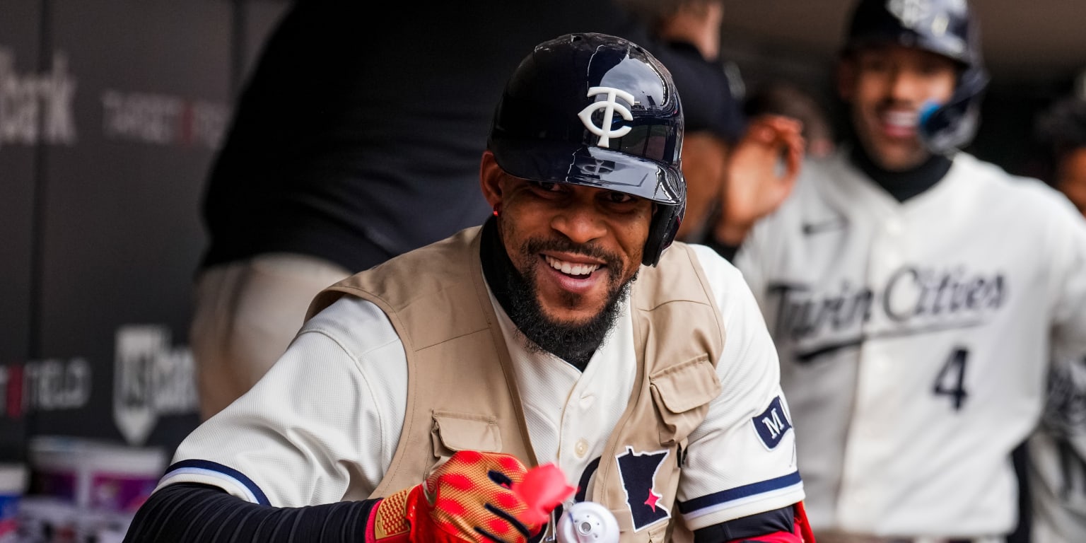 Twins, Byron Buxton unveil 'Land of 10,000 Rakes' vest in win over Royals