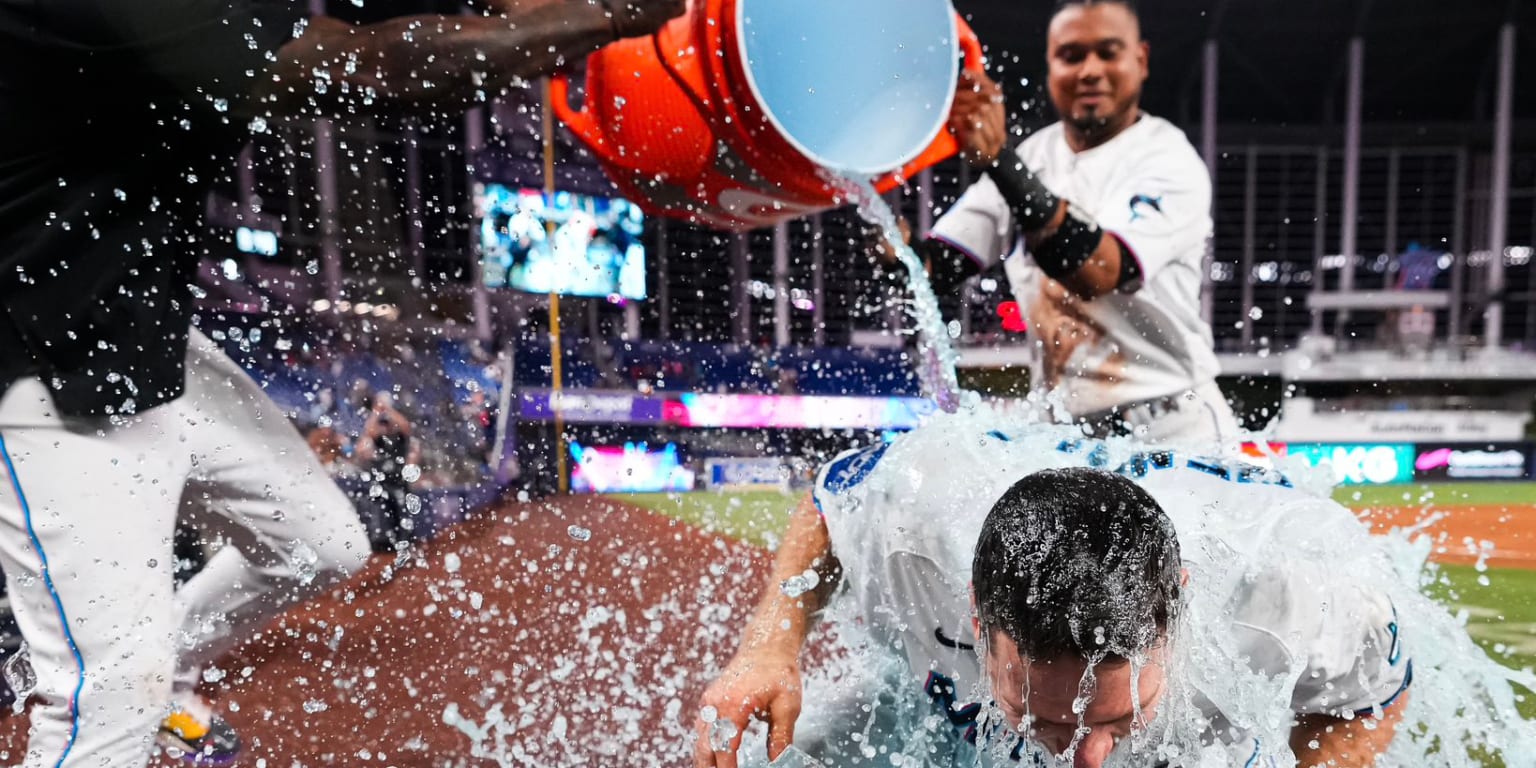 Gurriel scores from first on error in ninth to give Marlins a 10-9 victory  over Cardinals - The San Diego Union-Tribune