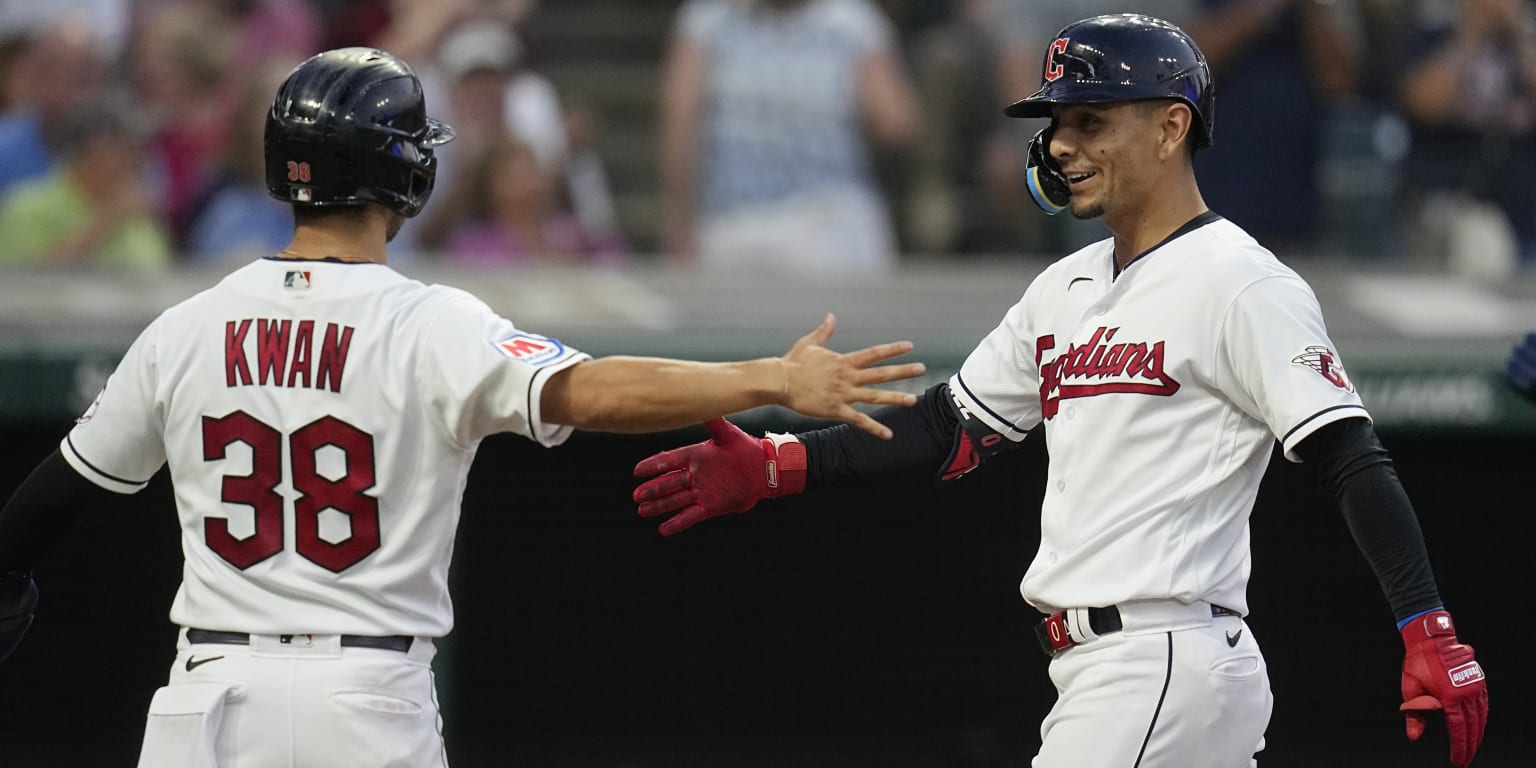 Giménez, Francona unite Guardians with much-needed sparks