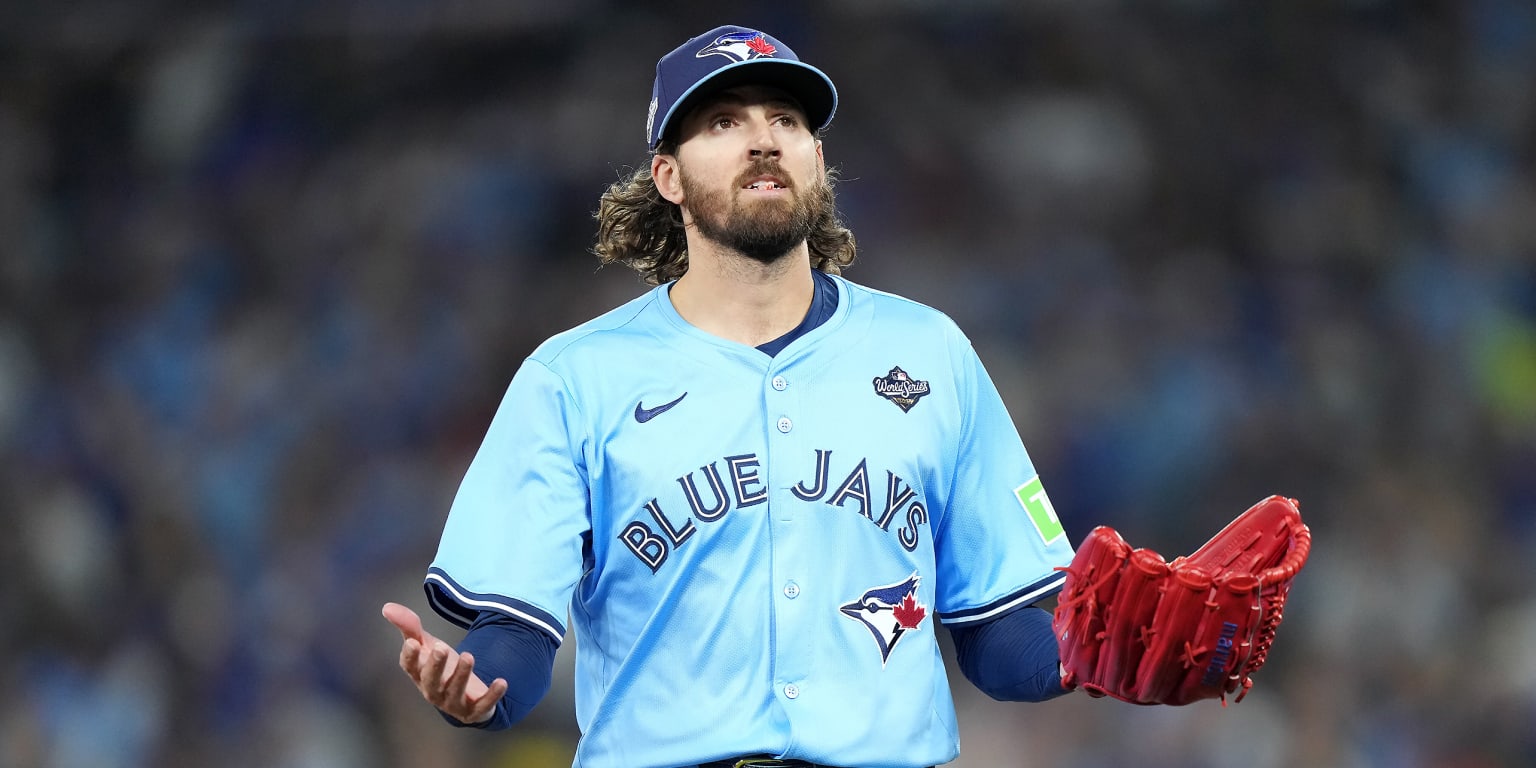 Kevin Gausman beaten by Yoshinobu Yamamoto in World Series Game 6