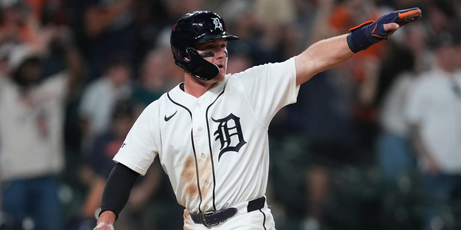 Dingler's double caps Tigers' 8th-inning rally in opener with Royals 
