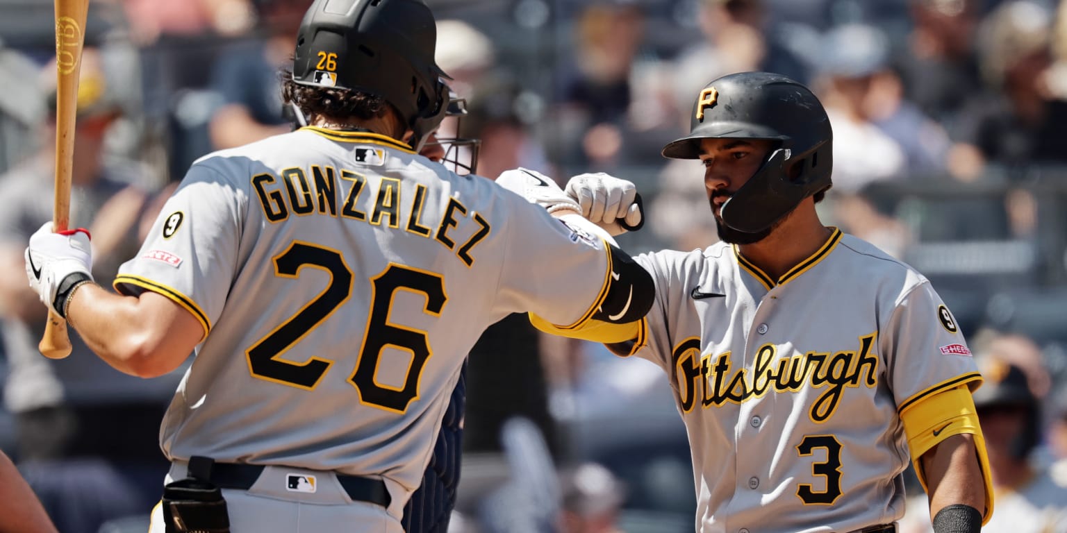 Bucs absorb Yanks' late surge, rally in 10th for win in Bronx