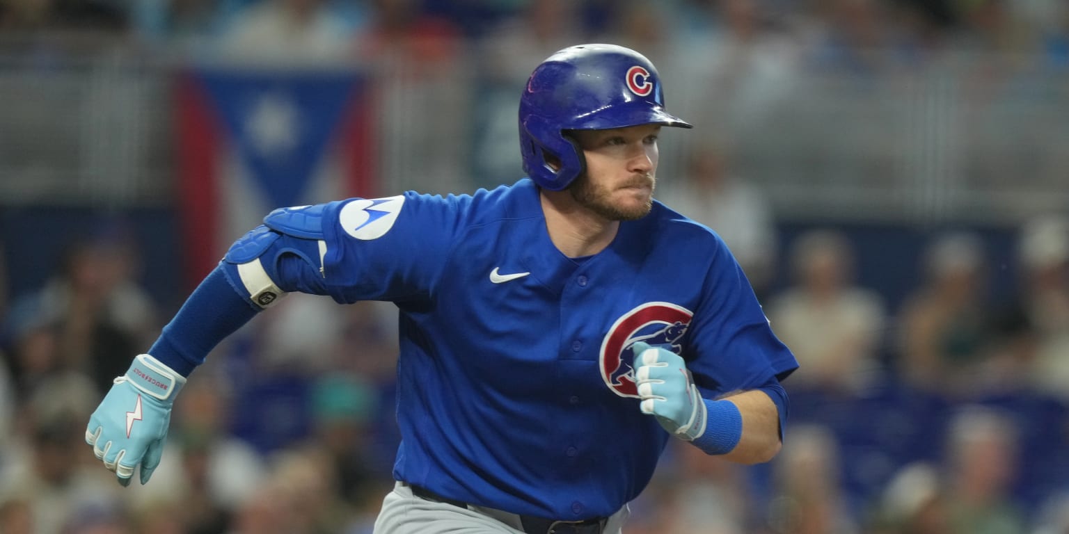 Happ scratched from lineup due to left knee discomfort
