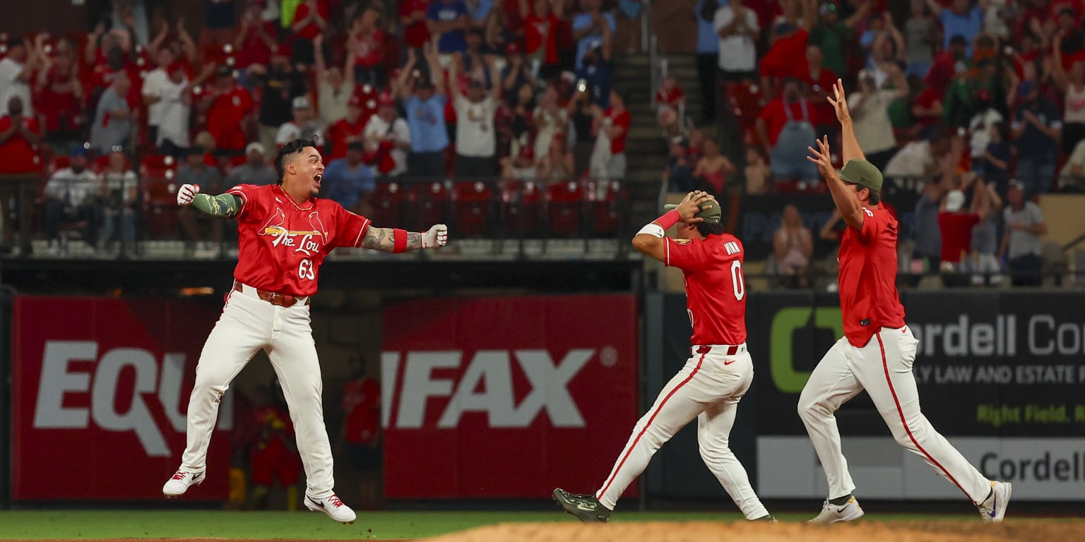 FLASH SALE: Marmol buys out RF tickets to keep party going vs. Royals
