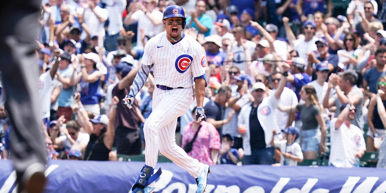 Cubs fan catches Baez home run in Game 7 of World Series