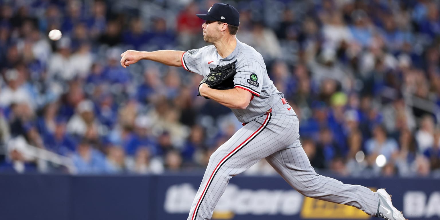 Yanks add veteran Topa to bullpen, move Stanton to 60-day IL