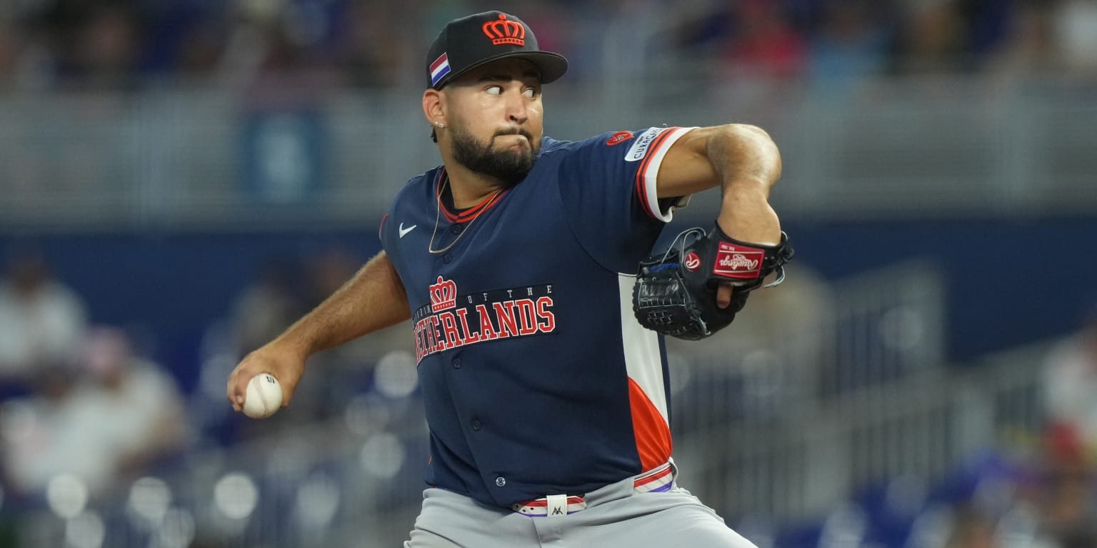 Pirates to call up hard-throwing prospect Kelly (source)