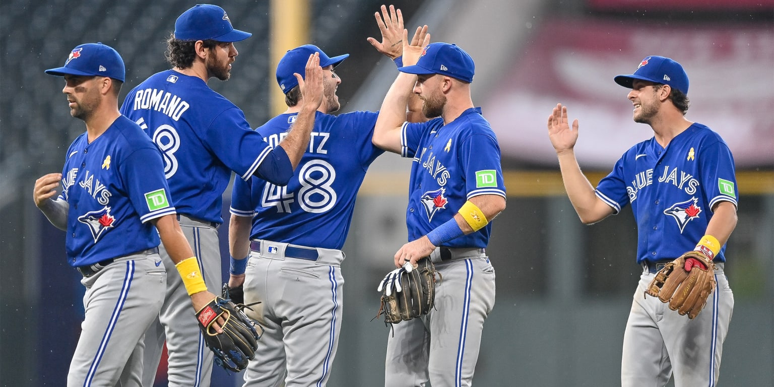 Blue Jays win series against Rockies with ninth-inning rally