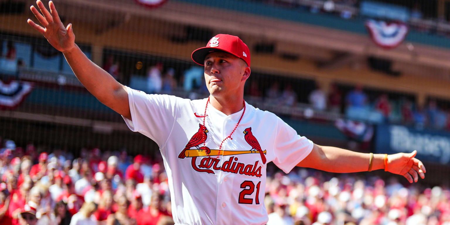 Nootbaar returns, leading off vs. Reds in season debut