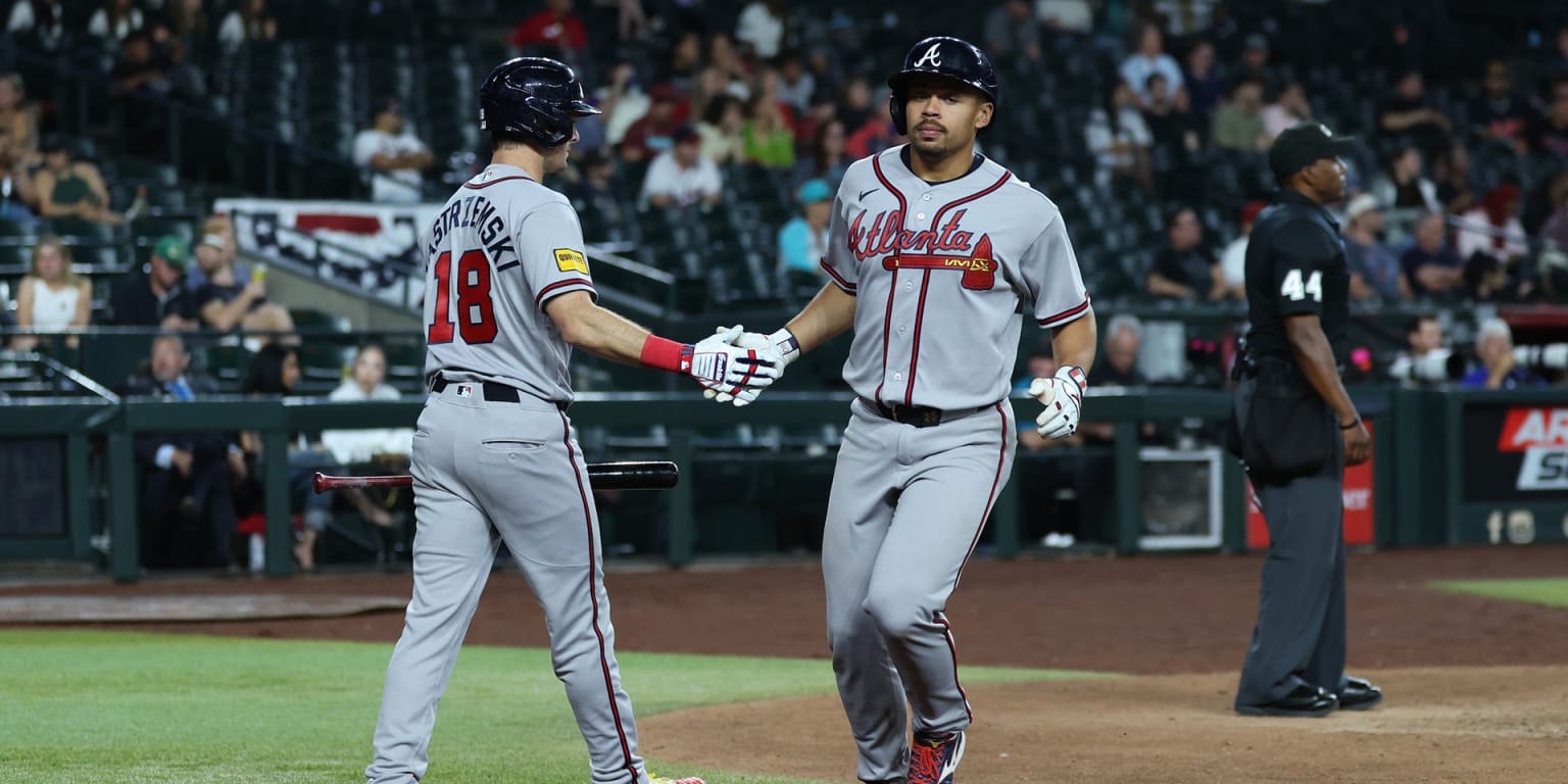 Baldwin crosses home plate to match Aaron in Braves' record book