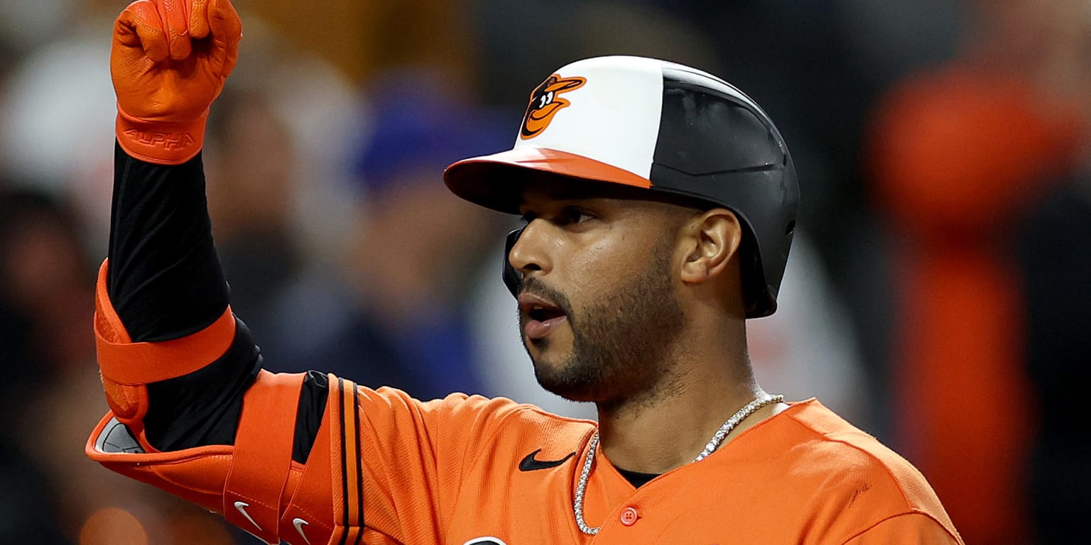 Aaron Hicks, Orioles prepare for must-win Game 3 of ALDS