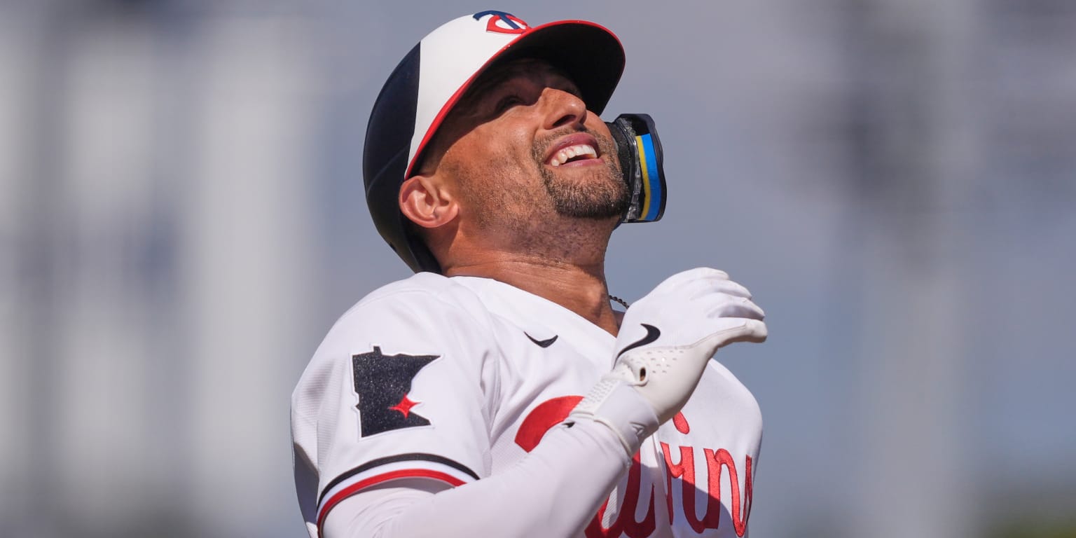In his 1st AB, Lewis pummels Minnesota's 1st homer of spring