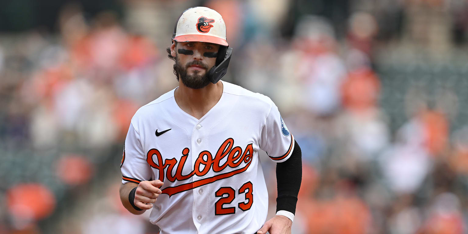 Alexander pain free as he plays catch for 1st time since fracturing hand