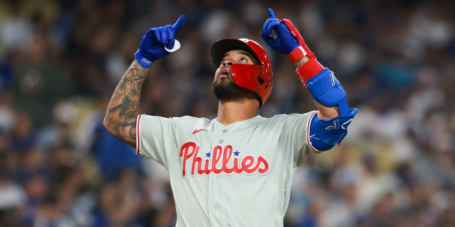 After striking out as a pinch-hitter in the 6th, Sosa delivers go-ahead blast in the 8th