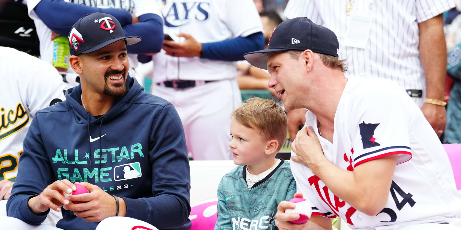 Twins' playoff rotation comes into focus: Pablo López, Sonny Gray