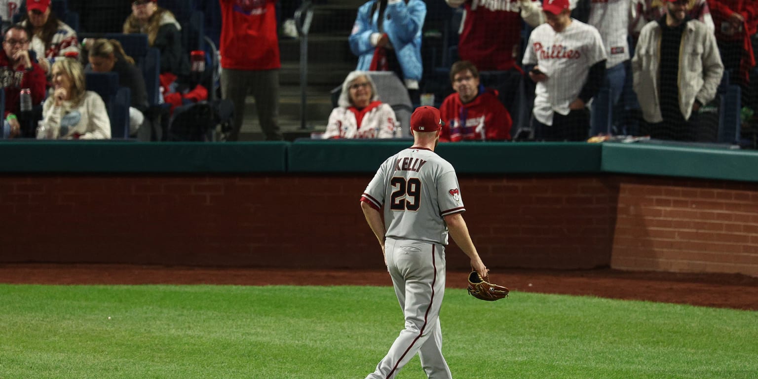 Arizona Diamondbacks prepare for intense crowd in Philadelphia for Game