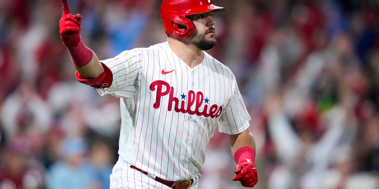 Kyle Schwarber blasts one of longest HRs in Statcast history